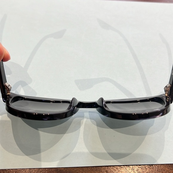 Dior sunglasses for $150 - Picture 5 of 6